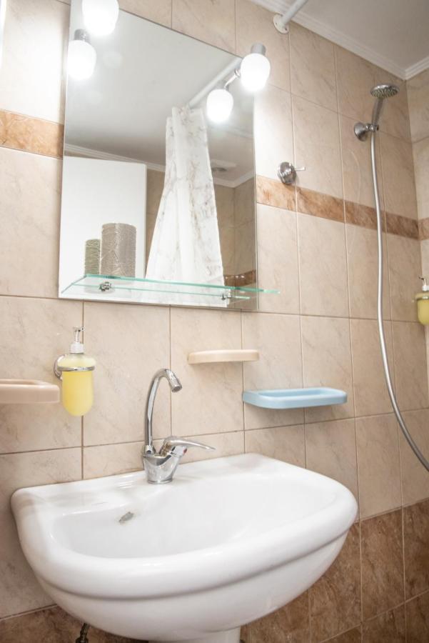 1 Bedroom Apartment Opposite Medical Center イラクリオン エクステリア 写真