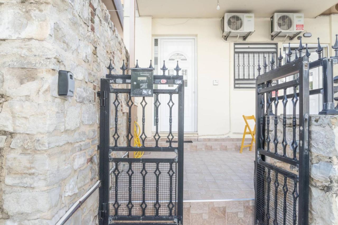 1 Bedroom Apartment Opposite Medical Center イラクリオン エクステリア 写真