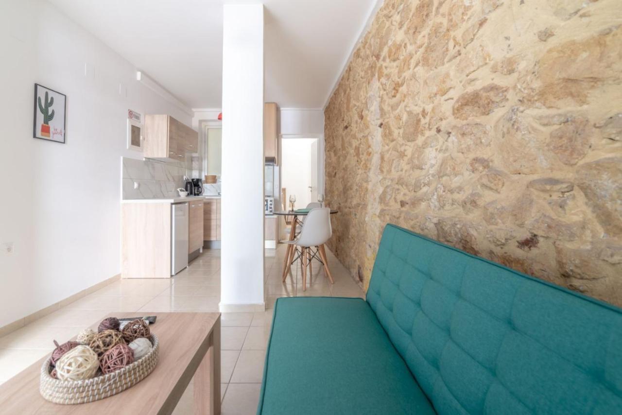 1 Bedroom Apartment Opposite Medical Center イラクリオン エクステリア 写真